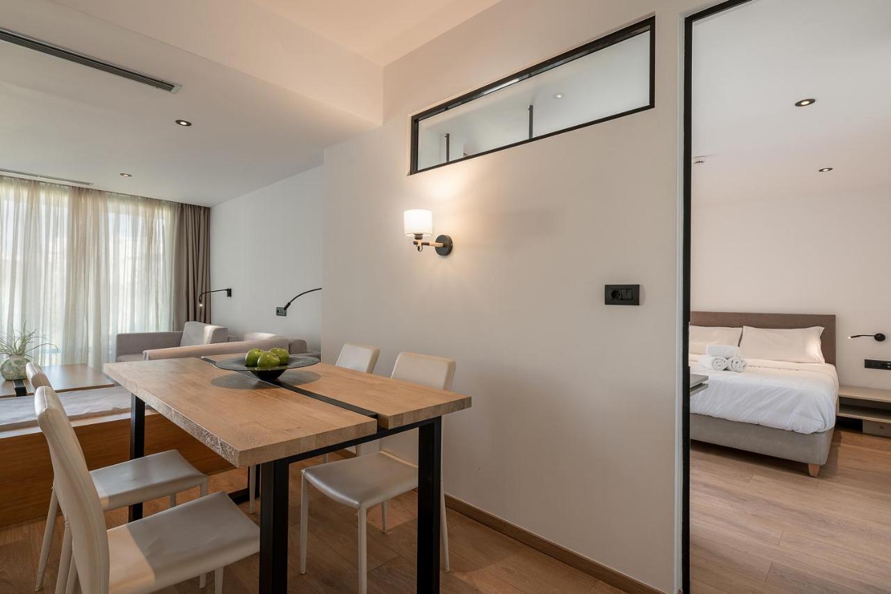 Icarus Hotel คาลามากี ภายนอก รูปภาพ