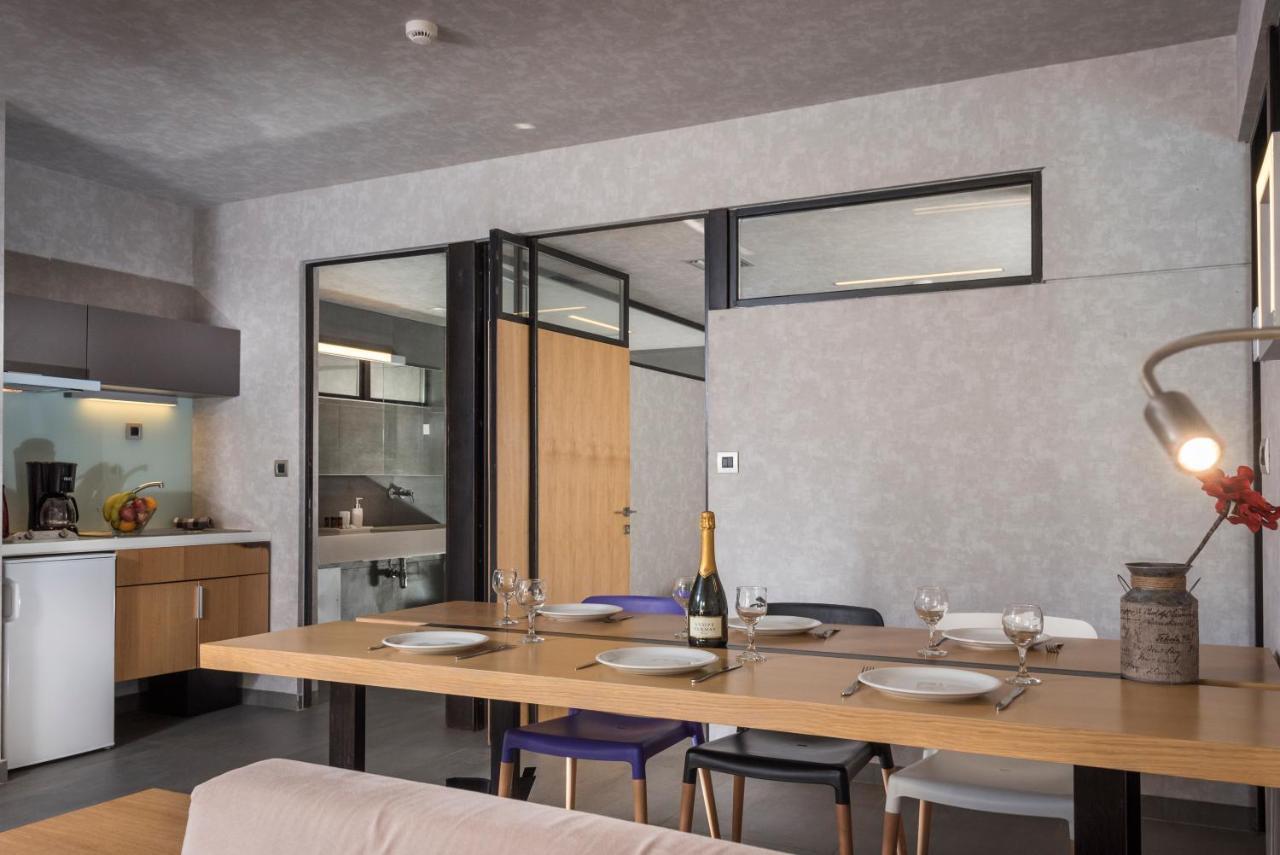 Icarus Hotel คาลามากี ภายนอก รูปภาพ