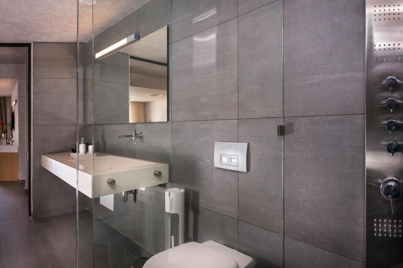 Icarus Hotel คาลามากี ภายนอก รูปภาพ