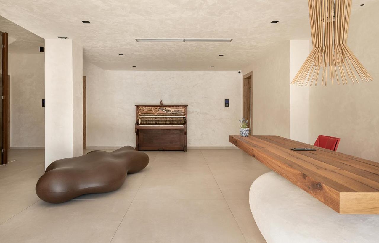 Icarus Hotel คาลามากี ภายนอก รูปภาพ