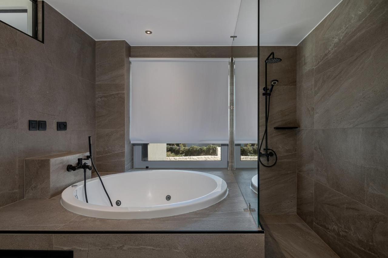 Icarus Hotel คาลามากี ภายนอก รูปภาพ