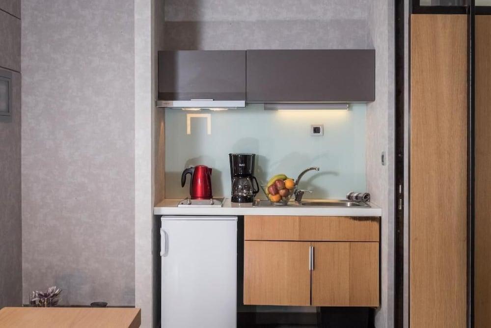 Icarus Hotel คาลามากี ภายนอก รูปภาพ