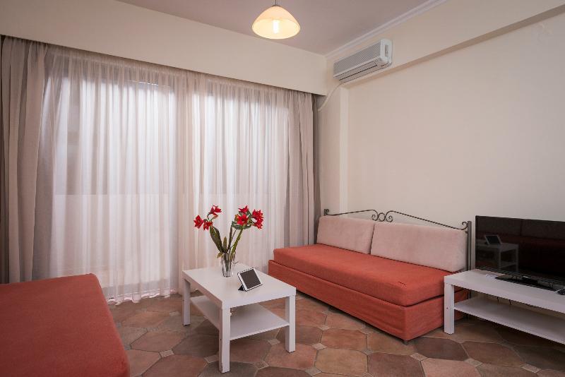 Icarus Hotel คาลามากี ภายนอก รูปภาพ