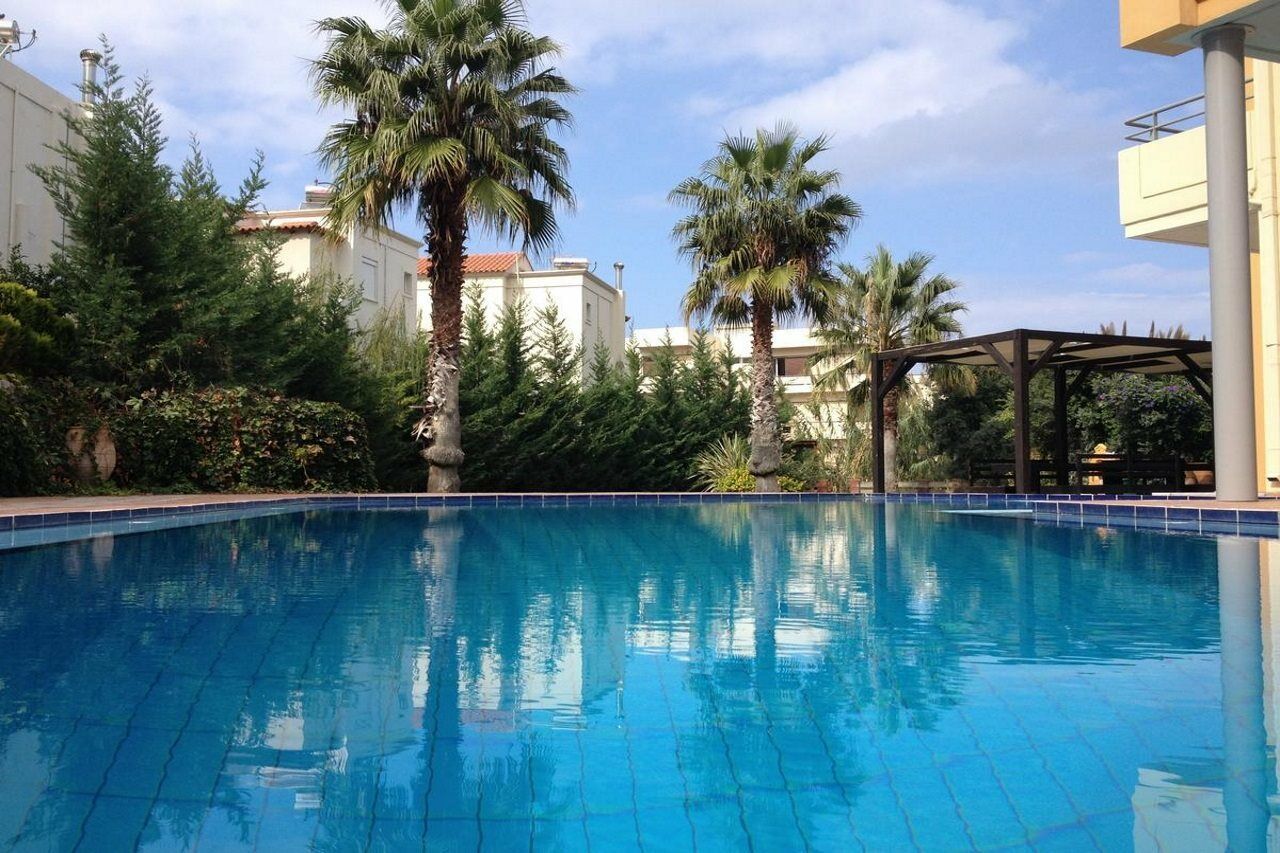 Icarus Hotel คาลามากี ภายนอก รูปภาพ